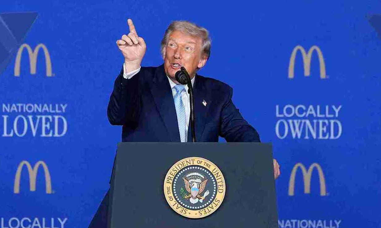 ‘Threatened India, Pak with 350 pc tariffs to settle dispute’