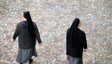 Spionvarningen: Släpp inte in nunnorna från Minsk