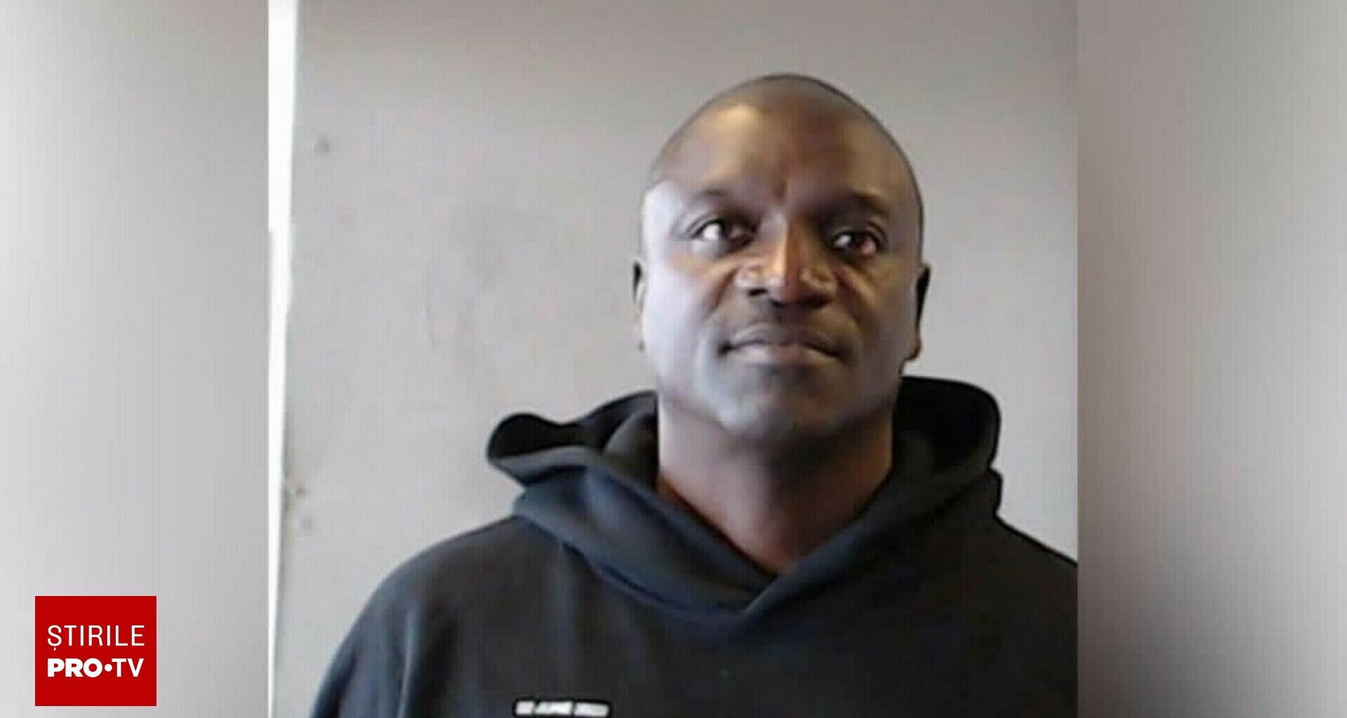 Akon a fost reținut în SUA și eliberat după câteva ore. De ce avea un mandat de arestare pe numele său