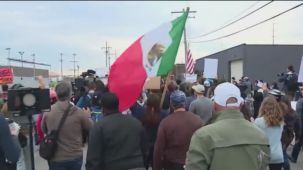 Attorney challenges Broadview’s protest curfew at ICE facility