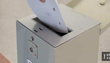 Švica: Na referendumu odločno zavrnili obvezno civilno služenje in davek na dediščino za bogate