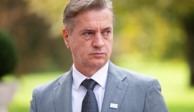 To je po propadu zakona na referendumu povedal Golob