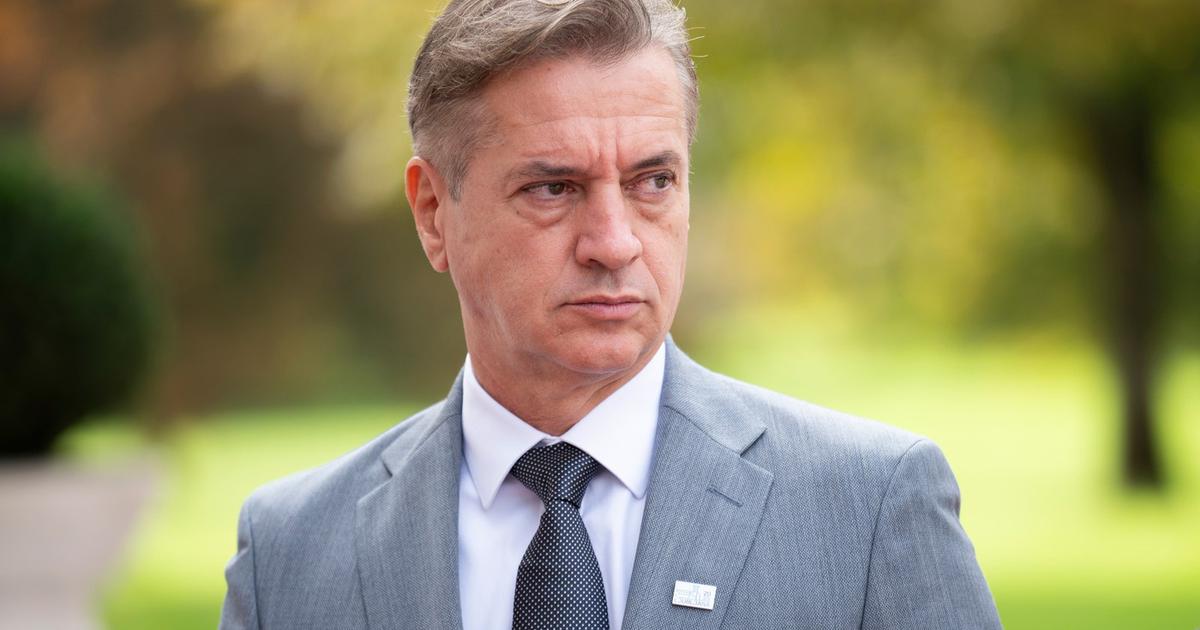 To je po propadu zakona na referendumu povedal Golob