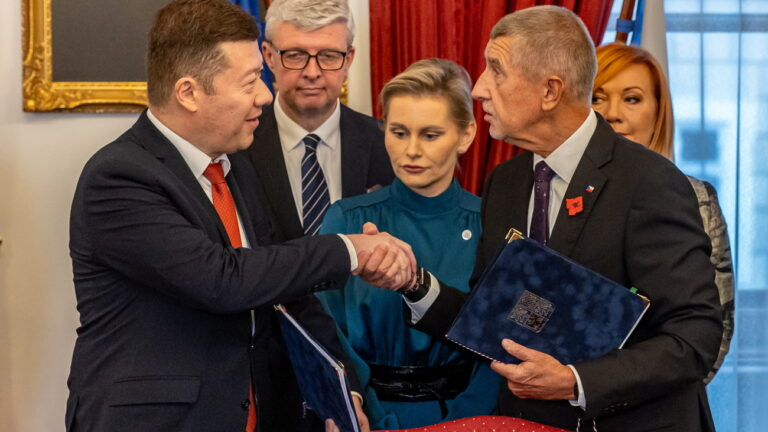 EU- und Nato-Kritiker zum Parlamentspräsident gewählt