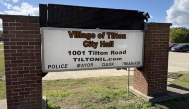 Illinois 1 businesses support each other | Economy