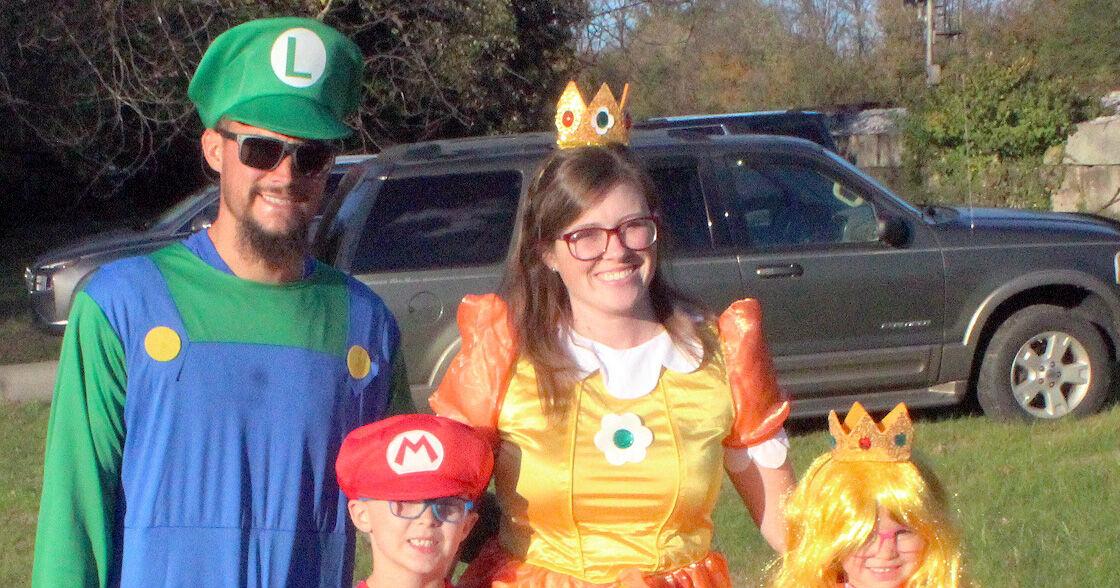 Trick-or-Treat at Wall Street Park | Features