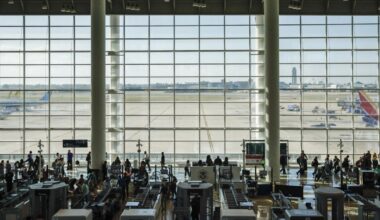 Gate camper? Passengers arrive too early for their flights | Entertainment/Life