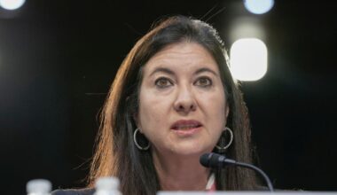 Former Fed governor's stock trades violated the central bank's ethics rules | Ap