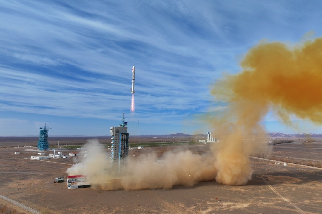 China launches three multifunctional satellites into space