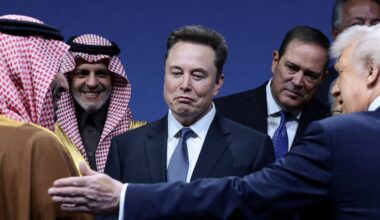 Elon Musk Says AI and Robotics Will Make Money 'Irrelevant'