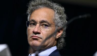 Palantir Q4 outlook beats Wall Street estimates despite US government shutdown worries