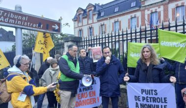 Paris : le collectif Stop Pétrole Ile-de-France mobilisé contre l’extension de puits de pétrole en Seine-et-Marne