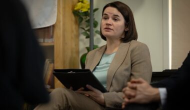 Belarus president in exile Svetlana Tikhanovskaya delivers message to Albanese during Australia visit