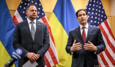 In Geneva, Ukraine, US signal optimism for peace plan – DW – 11/24/2025