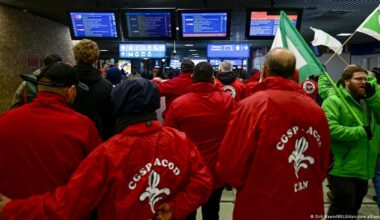 Belgium faces nationwide disruption as unions strike – DW – 11/24/2025