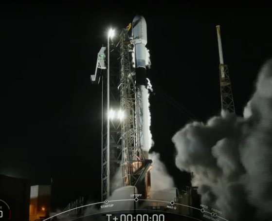 Korea's fourth military reconnaissance satellite is launched from Cape Canaveral Space Force Station in Florida on April 22. [SPACEX]