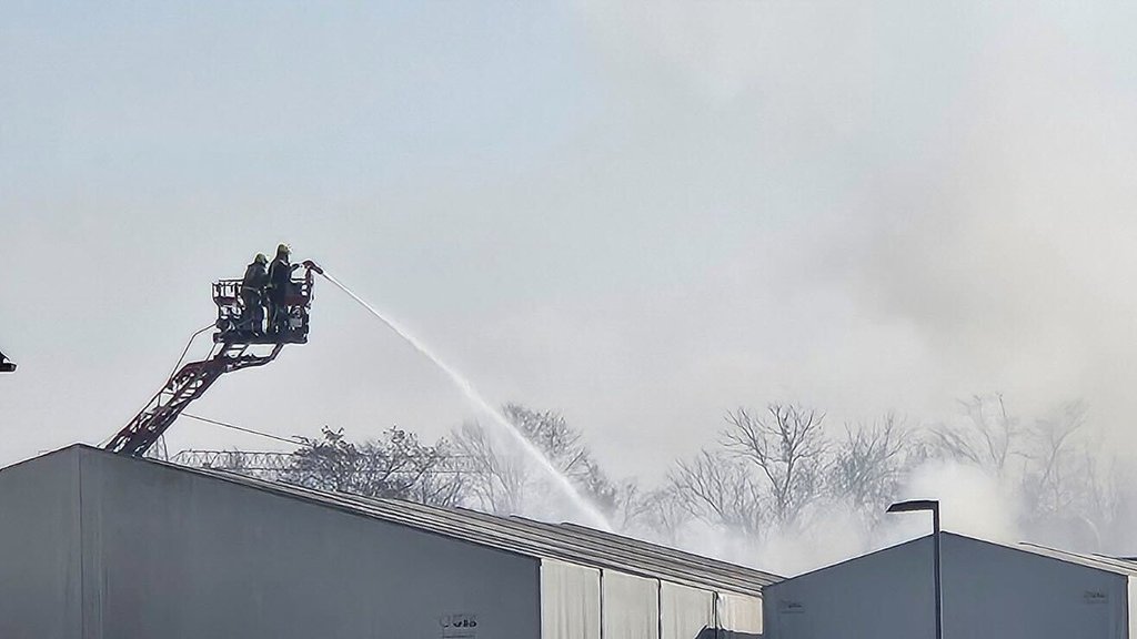 Na požarišču pri Radomljah ostajajo požarne straže