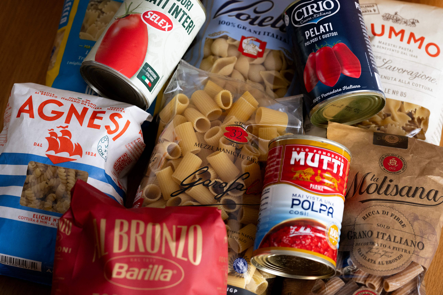 Packs of Italian pasta and cans of tomato puree [AFP/YONHAP]