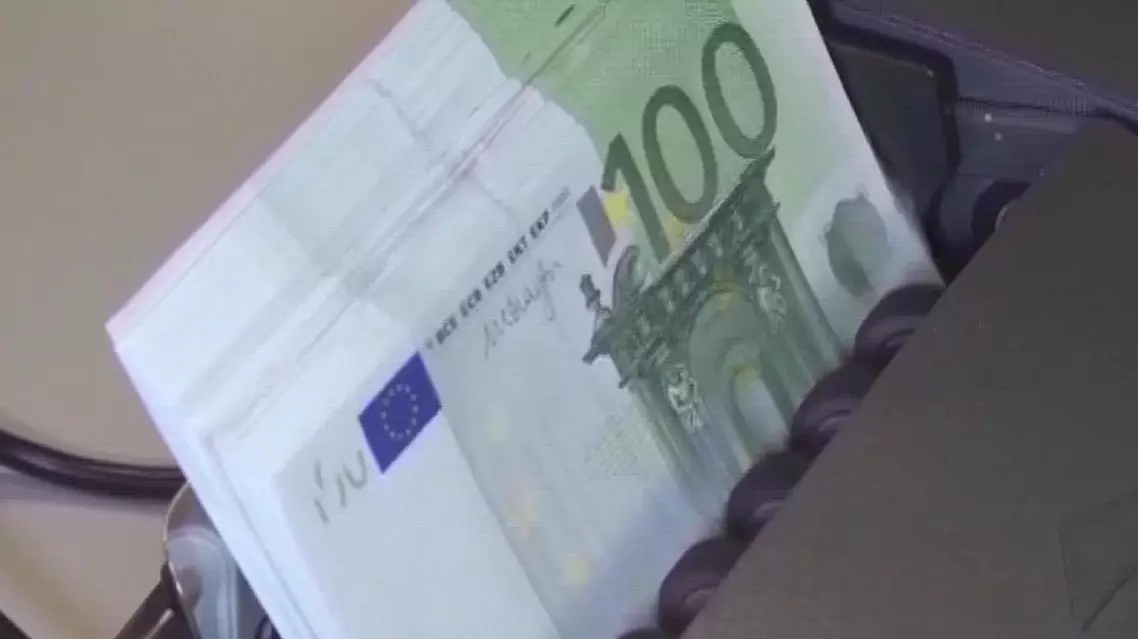 China issues 4-bln-euro sovereign bonds in Luxembourg