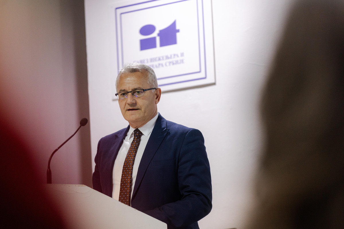 Drafts of three new laws on gas, oil, and mandatory reserves presented