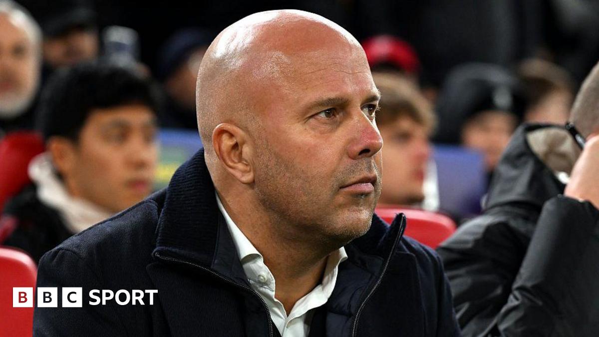 Arne Slot on the touchline during Liverpool's 4-1 Champions League humbling by PSV at Anfield