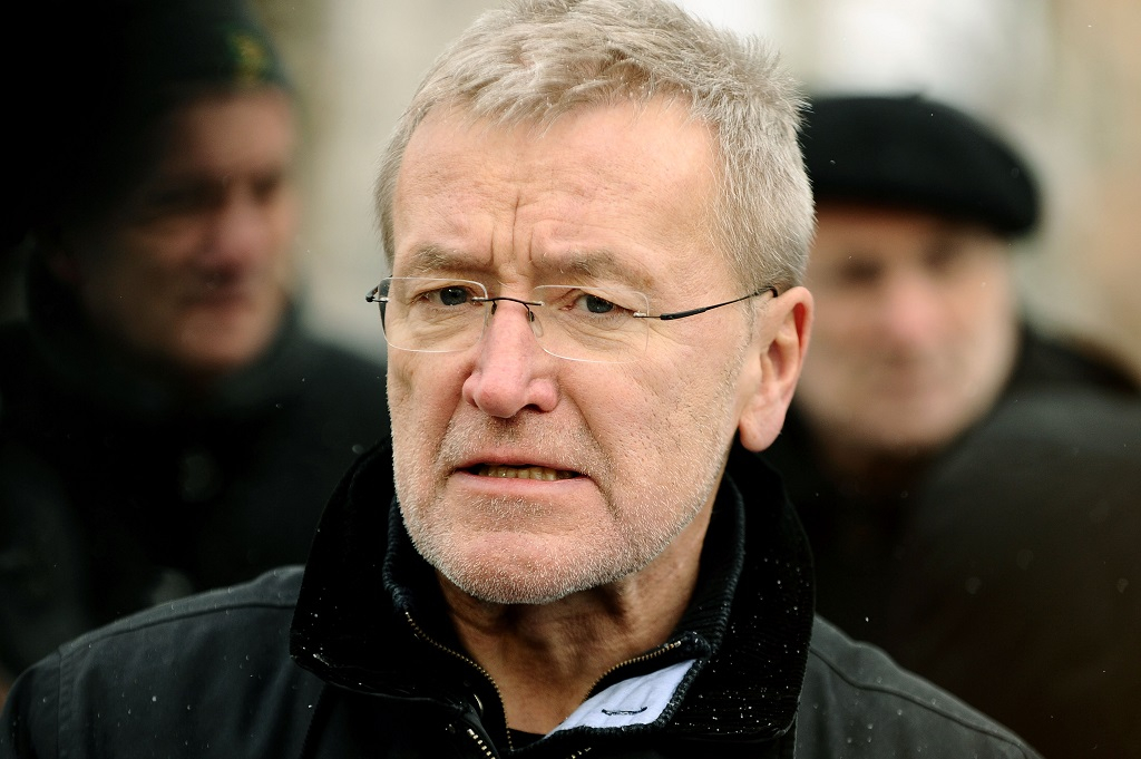 (VIDEO) Zdravstvena in medicinska stroka ogorčena nad izjavo Dušana Kebra