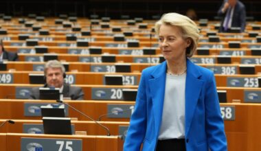 les avoirs russes gelés représentent le moyen « le plus efficace » de financer l’économie du pays, selon Ursula von der Leyen