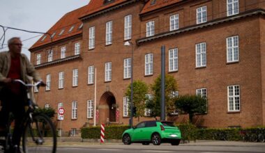 Brændte 12-årig pige og forsøgte at tvinge hende til oralsex i solarie - nu er tre 16-årige dømt