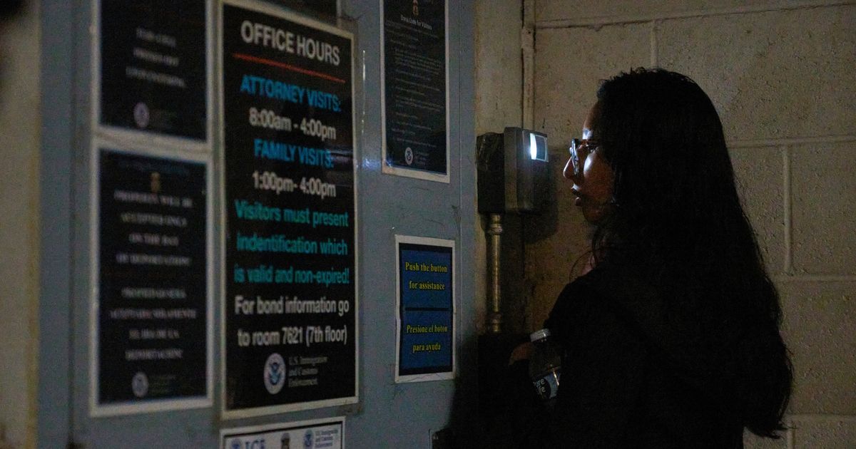 Judge says government is still blocking immigrants' access to attorneys at LA detention facility :: WRAL.com