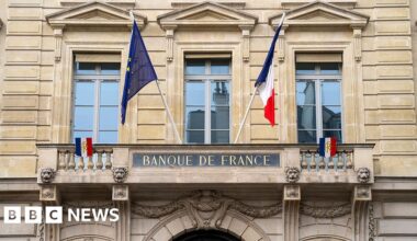 Louvre moves jewels to ultra-secure Bank of France vault after heist