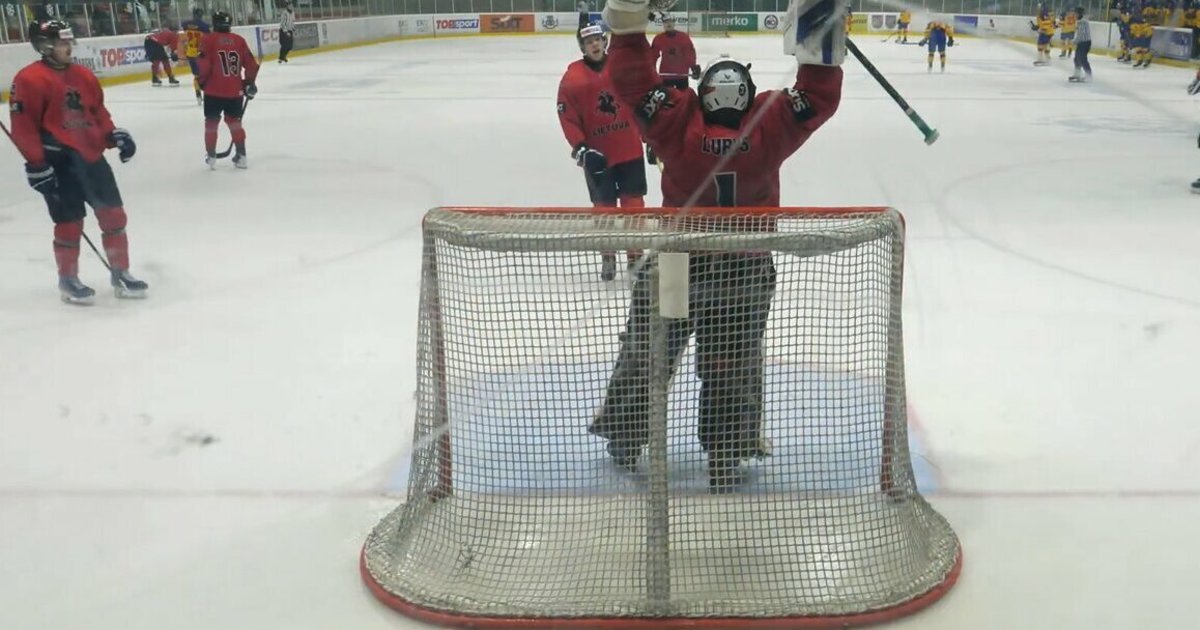 Lietuvos ledo ritulio rinktinė įveikė Rumuniją ir tapo Europos tautų taurės D grupės nugalėtoja