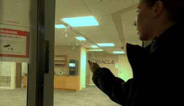 Oracle är företaget bakom Millennium – SVT knackar på kontoret