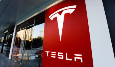 'Very strong positive customer feedback'