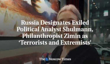 Russia Designates Exiled Political Analyst Shulmann, Philanthropist Zimin as ‘Terrorists and Extremists’