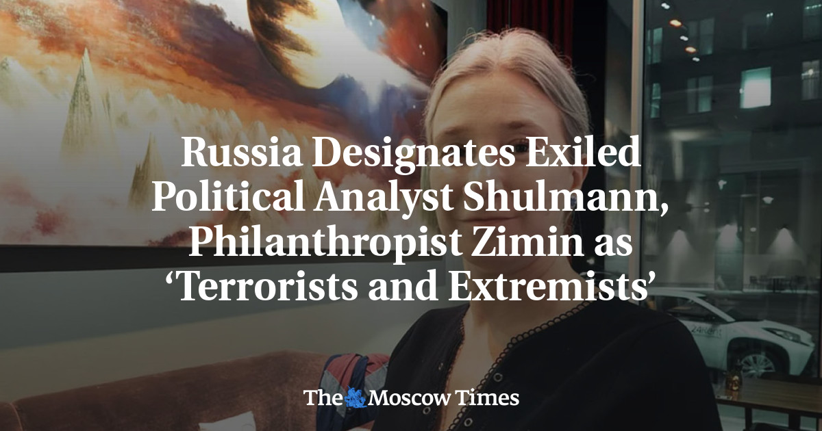 Russia Designates Exiled Political Analyst Shulmann, Philanthropist Zimin as ‘Terrorists and Extremists’