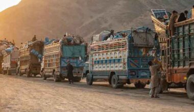 11,855 Afghan refugees return home from Pakistan and Iran