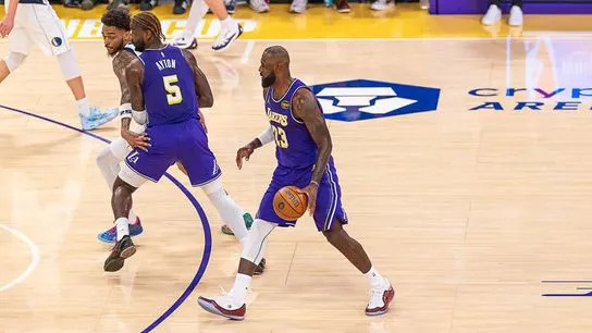 Los Angeles Lakers Forward Lebron James (23) dribbles the ball during an NBA basketball game against the Dallas Mavericks, Friday November 28th, 2025 in Los Angeles, California.