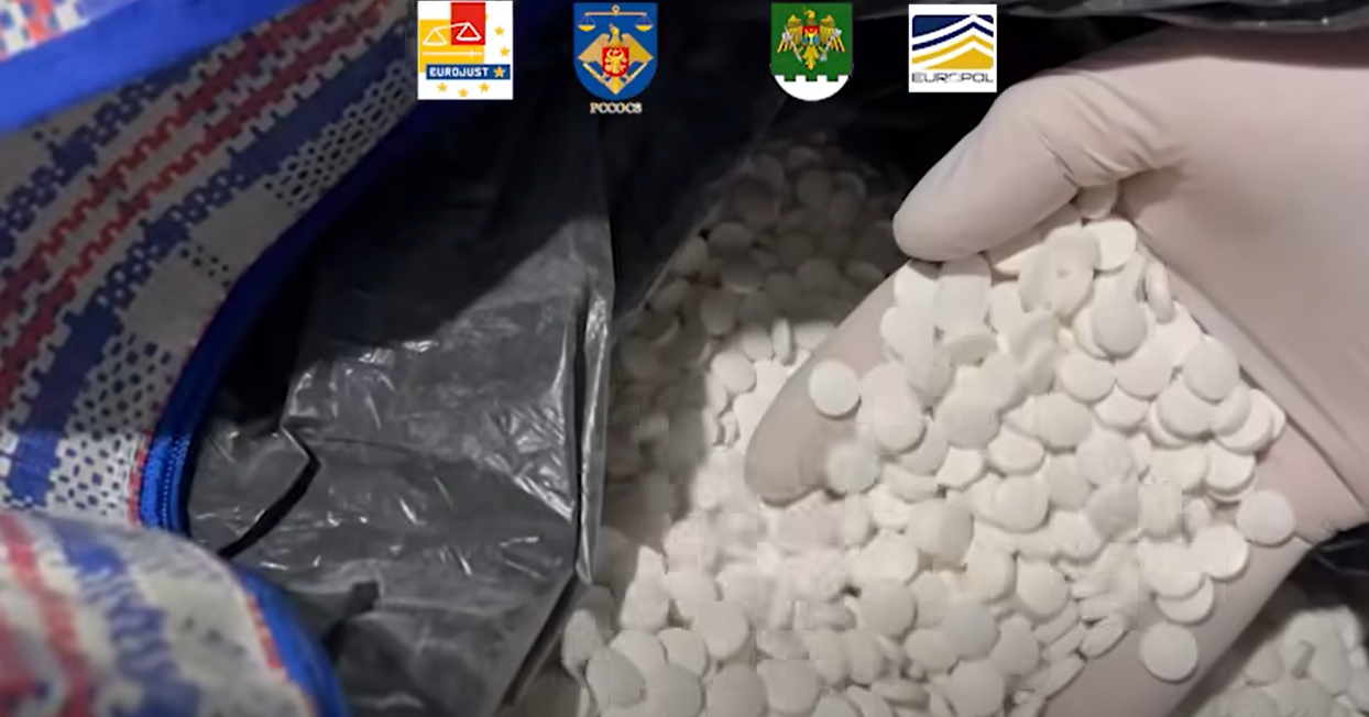 VIDEO // Four amphetamine laboratories dismantled in Moldova, EU; drugs diluted in wine, later extracted in laboratories