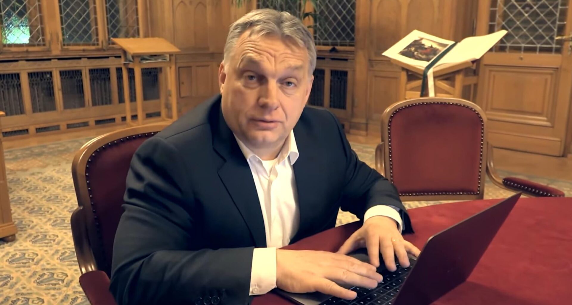 Úgy tűnik a FIDESZ-es boomerek felfedezték a redditet és a propaganda is. Ideje volt gyerekek! Elképzelem ahogy a körülöttük lévő seggnyalók és NERencek után valódi véleményekkel szembesülnek. Elképzelem ahogy Orbán egy hosszú hazugságokkal teli nap és 3 pacal után még felnéz röhögni is ide.