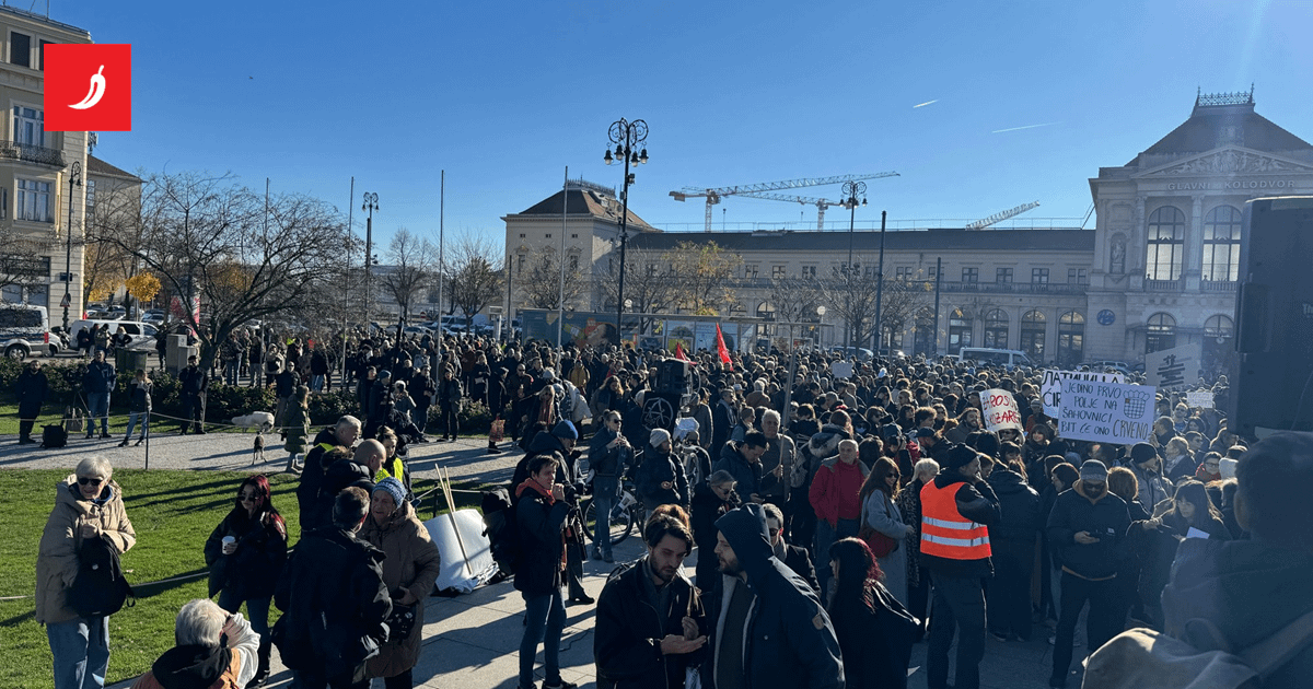 Počeo antifašistički marš diljem Hrvatske, u Rijeci došli maskirani mladići u crnom