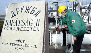 Two-Thirds of Hungarians Reject EU Proposal to Ban Russian Energy