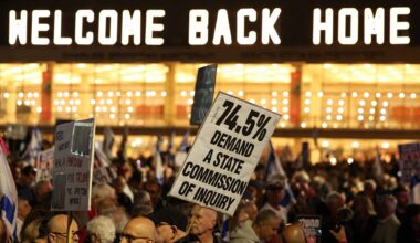 High Court orders government to explain why it's not launching Oct. 7 state inquiry