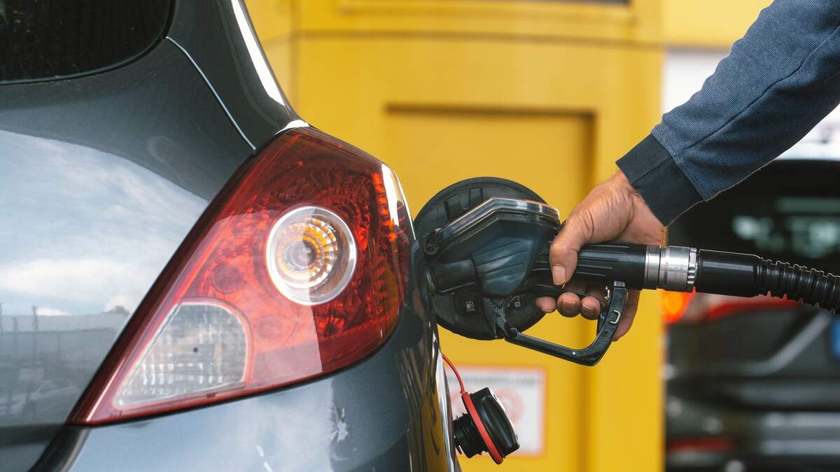 Benzineprijs stijgt vanaf januari met 5 cent door Kamerbesluit