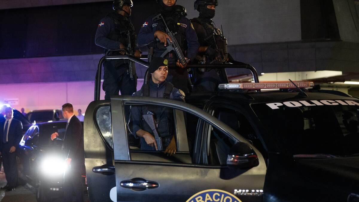 De Dominicaanse politie was geïnformeerd over de uitlevering van de liquidatieverdachte vanuit Nederland, zodat hij na landing naar de gevangenis kon worden gebracht.