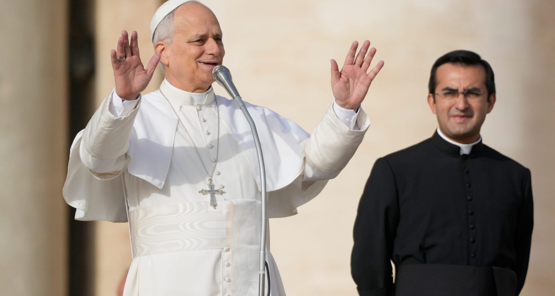 Pope Leo backs U.S. bishops in opposing Trump’s immigration crackdown