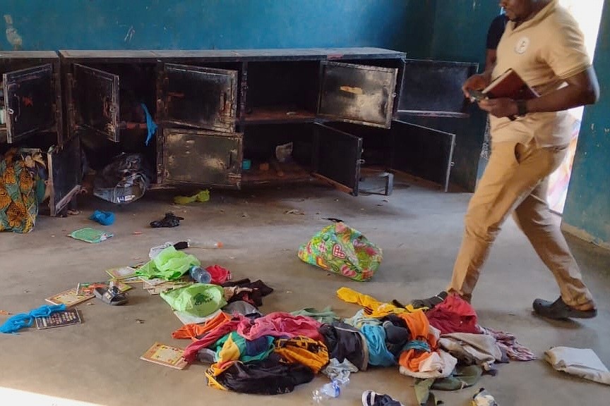 Number of children abducted in Nigerian school attack raised to more than 300