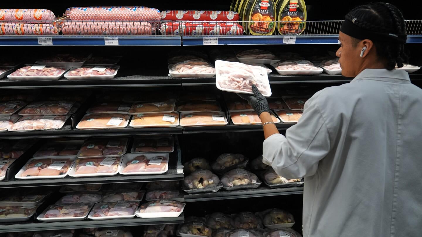 FACT FOCUS: Trump says Thanksgiving dinner will cost 25% less this year. His numbers are misleading