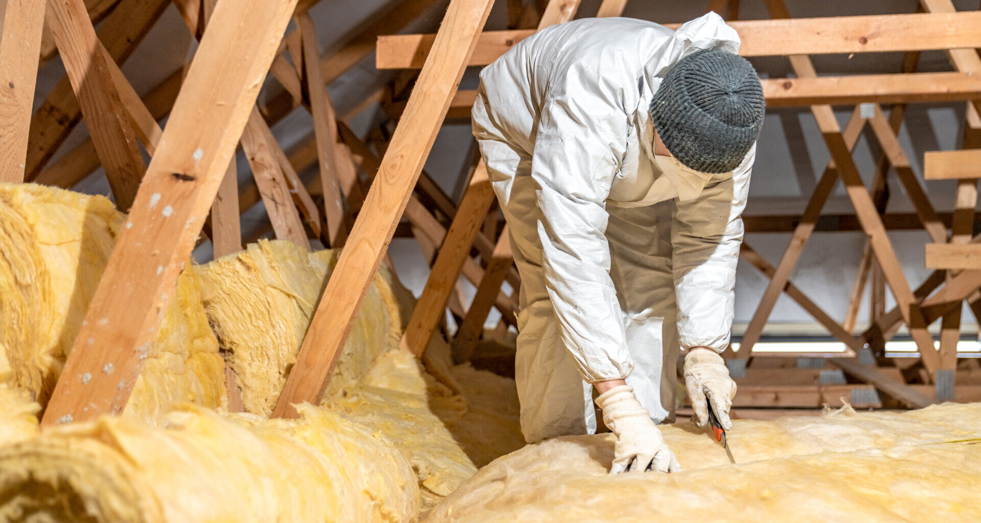 thermal insulation of roof spaces with glass wool