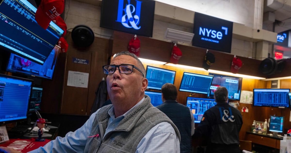 IMF says strains are beginning to emerge in US economy