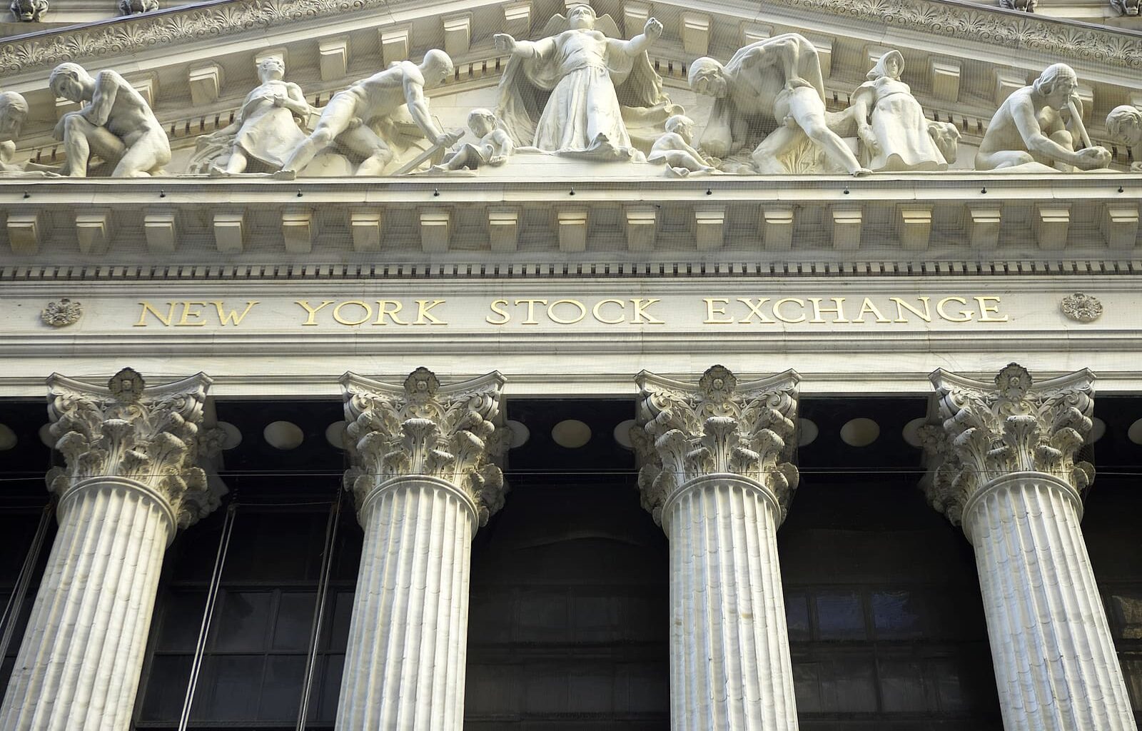 Wall Street Ends the Week Uneasy - Nov. 7, 2025